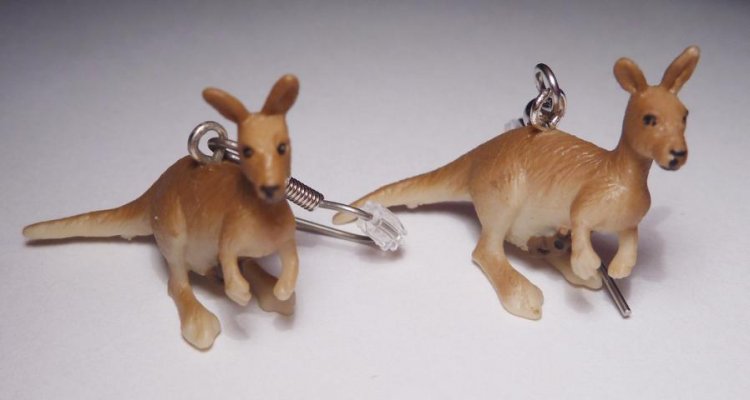 Kangaroo Earrings - Click Image to Close