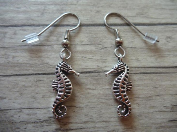 Seahorse Earrings - Click Image to Close