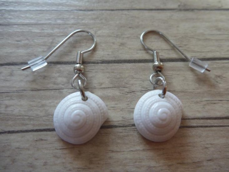 Marine Animals Snail white Earrings - Click Image to Close