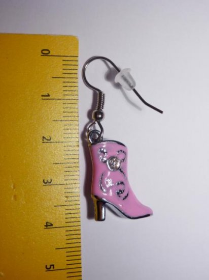 Boots pink Earrings - Click Image to Close