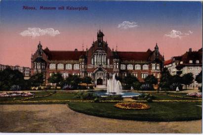 Hamburg, Altona - Museum with Kaiserplatz - Click Image to Close