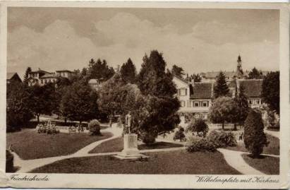 Friedrichroda - Wilhelmsplatz mit Kurhaus - zum Schließen ins Bild klicken