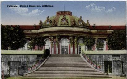 Potsdam - Schloß Sanssouci, Mittelbau - zum Schließen ins Bild klicken