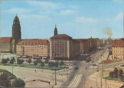 Dresden - Pirnaischer Platz mit Blick zur Ernst-Thälmann-Straße - zum Schließen ins Bild klicken
