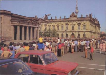 Berlin - Mahnmal, Unter den Linden - zum Schließen ins Bild klicken
