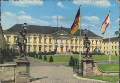 Berlin - Schloss Bellevue, Amtssitz des Bundespräsidenten - zum Schließen ins Bild klicken