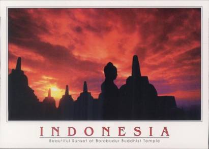 Indonesien, Sonnenuntergang am Borobudur Buddhisten Tempel - zum Schließen ins Bild klicken