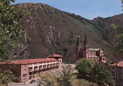 Covadonga Basilika - zum Schließen ins Bild klicken