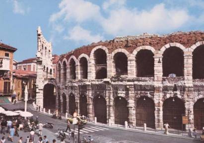 Verona Arena - zum Schließen ins Bild klicken