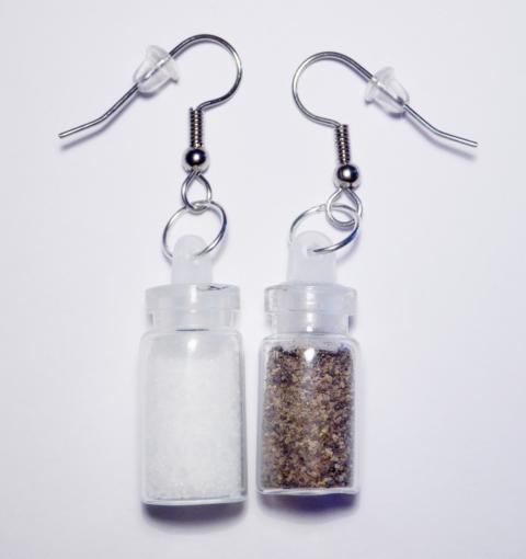 Mini-Flaschen Salz & Pfeffer Ohrringe - zum Schließen ins Bild klicken