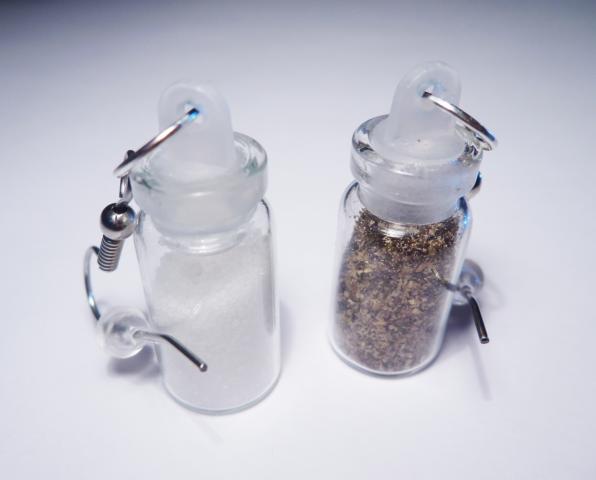 Mini-Bottles Salt & Pepper Earrings - Click Image to Close
