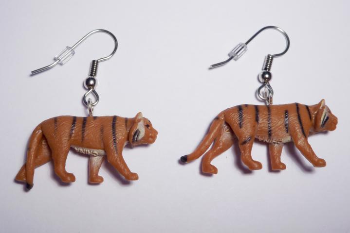 Tiger Earrings - Click Image to Close