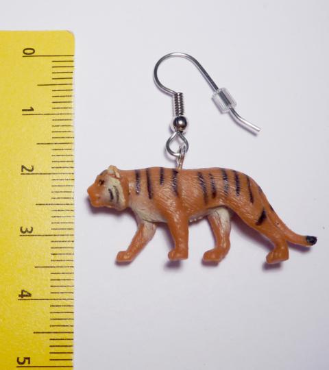 Tiger Earrings - Click Image to Close