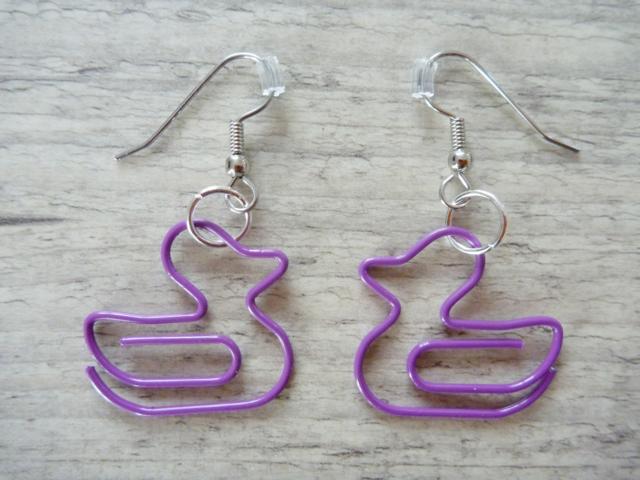 Paperclips Earrings duck purple - Click Image to Close