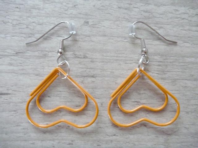 Paperclips Earrings heart orange - Click Image to Close