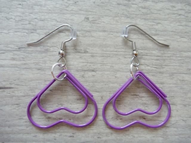 Paperclips Earrings heart purple - Click Image to Close