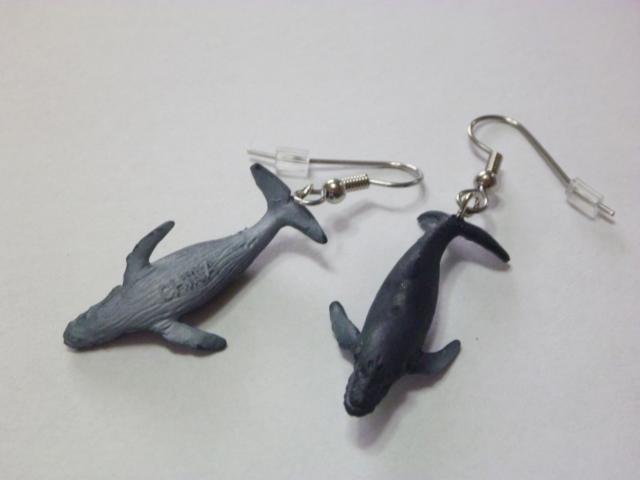 humpback Whale Earrings - Click Image to Close