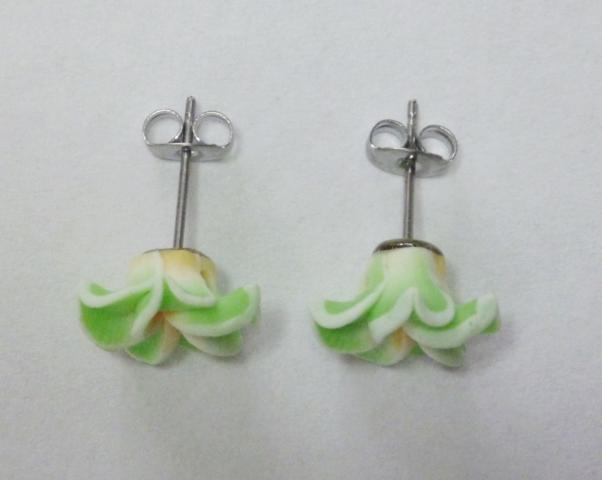 Flower Ear Stud green - Click Image to Close