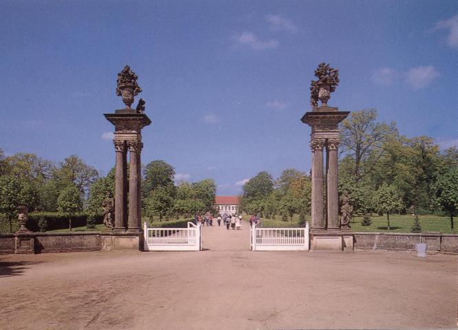 Rheinsberg Castle Garden Portal - Click Image to Close